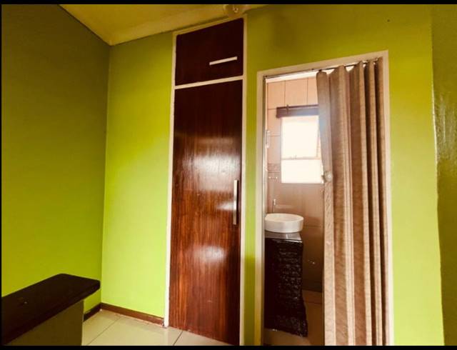 3 BEDROOM APARTMENT FOR SALE IN SILVERTON